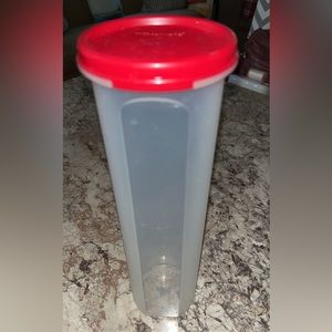 Tupperware Spaghetti Dispenser w/ Red Seal